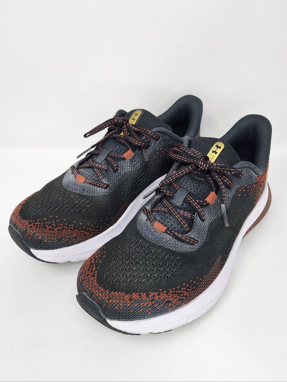 Under Armour Comfort Deluxe System Size 8 Athletic Shoes